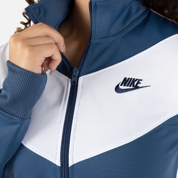 NIKE TRACK JACKET - Picture 2 of 3